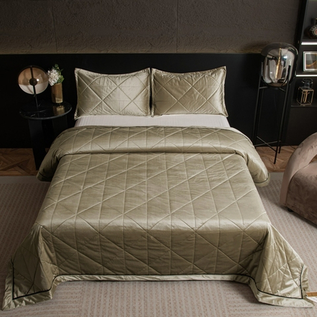 Велюровое покрывало в клетку с наволочками OVL031