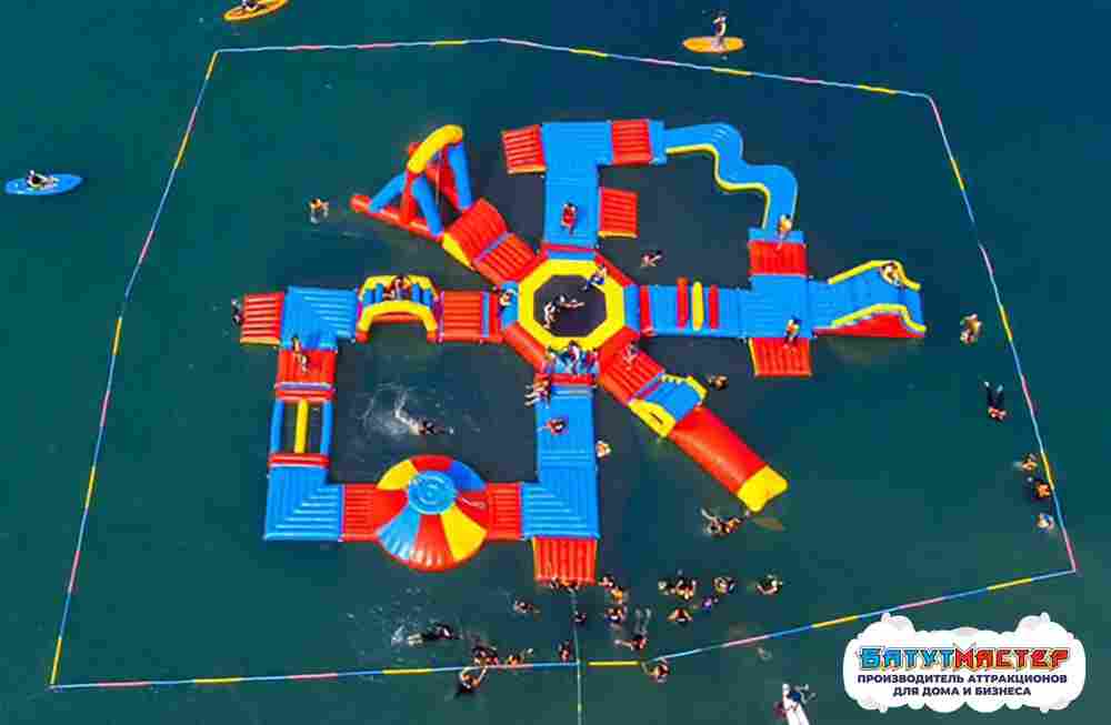 Большой надувной аквапарк на воде «Морской титан» 30×25×5 м