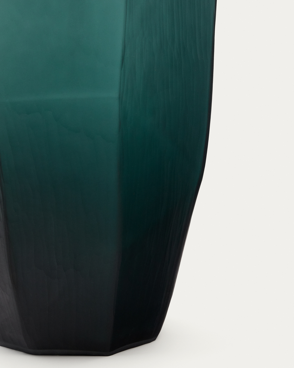 Ваза Geonix из стекла зеленого цвета 45,5 см