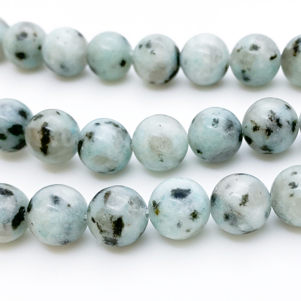 Пегматит амазонитовый бусины, диаметр 10,4-10,6 мм, цена за 18-19 шт (1/2 нити)