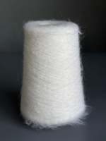 Пряжа Ilaria Aurora  (67% кидмохер, 5% меринос, 28% па) 1000м/100гр, белый (отбелка)