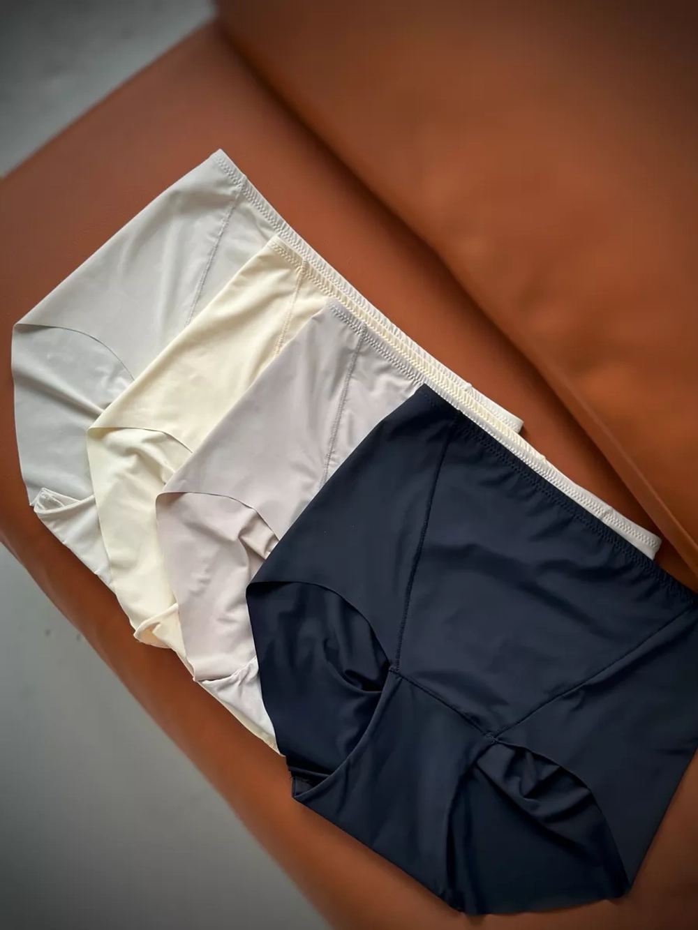 Бесшовные слипы с высокой посадкой, утягивающие живот