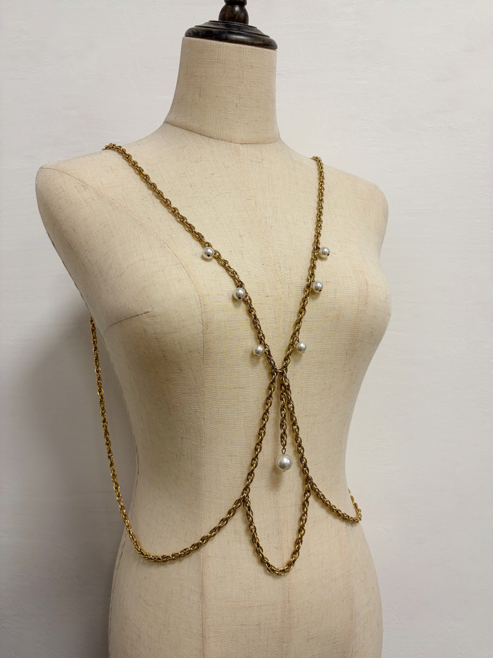 Цепь на тело (body chain)