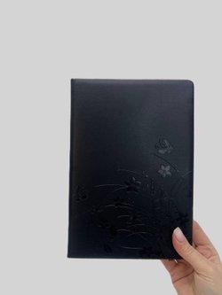Блокнот 135 л. В5 25*17,5 см лин. черные цветы  (7670-5)