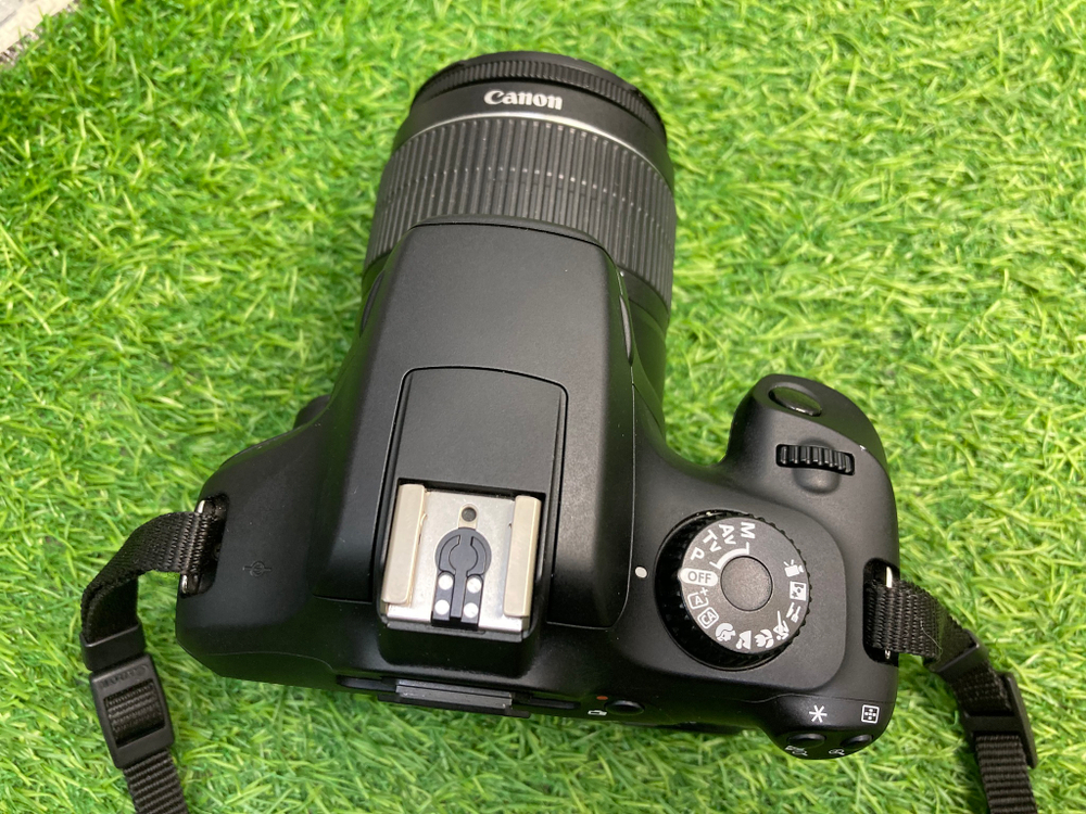 Canon 4000D Kit 18-55mm 3.5-5.6 III 3.600 кадров