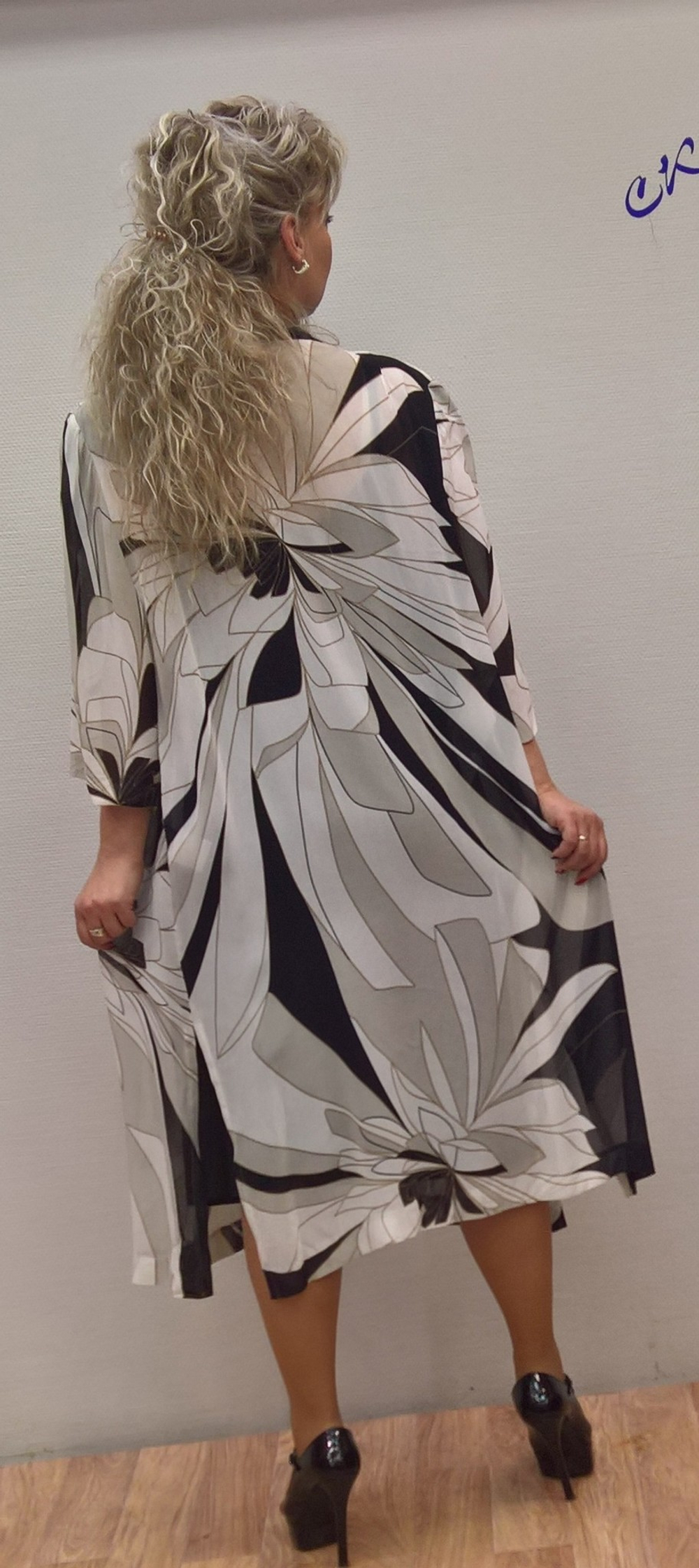 Летний молодежный кардиган на пуговицах