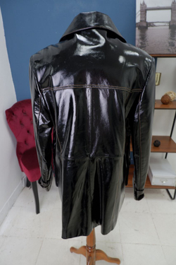 Плащ лакированный 56 размер