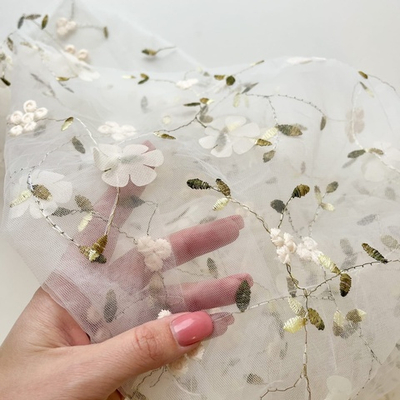 Фатин Кремовые цветы