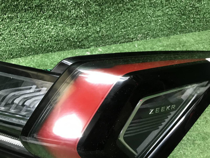 Фонарь правый внешний Zeekr 001 (2021-н.в.)