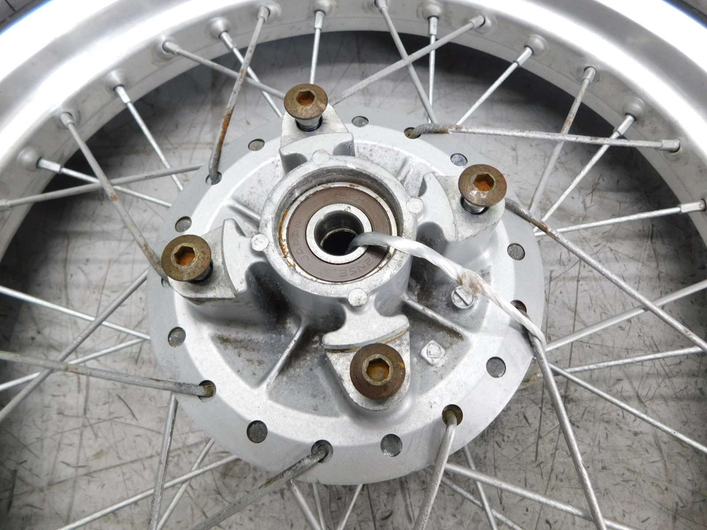 Колесо переднее Suzuki VanVan 200 NH41A