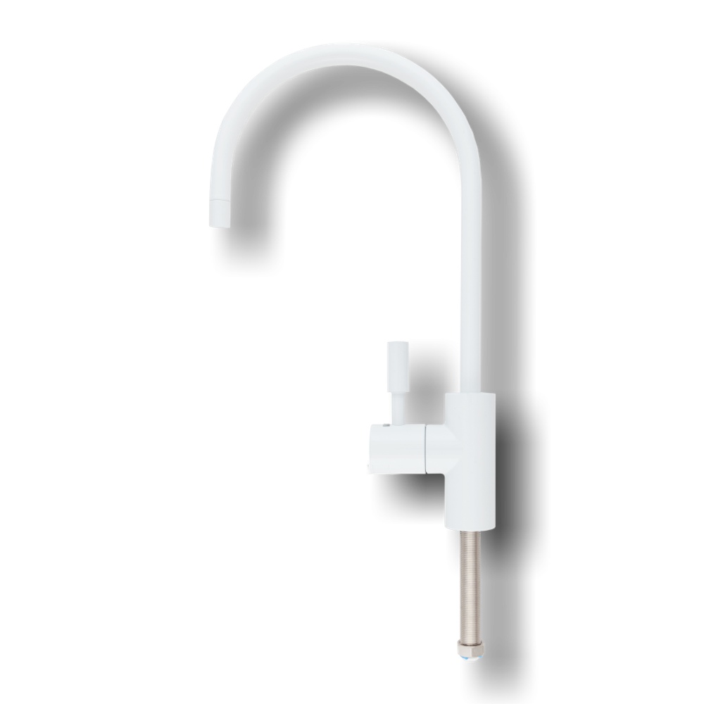 Белый кран для чистой питьевой воды