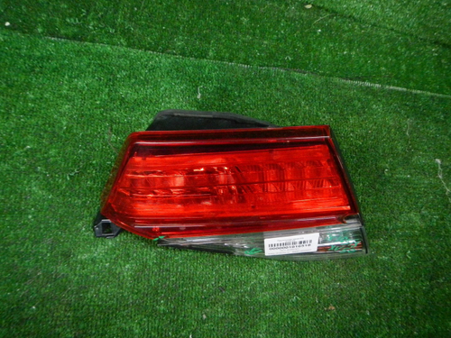 Фонарь левый внутренний Toyota Camry 7 XV50 14-18