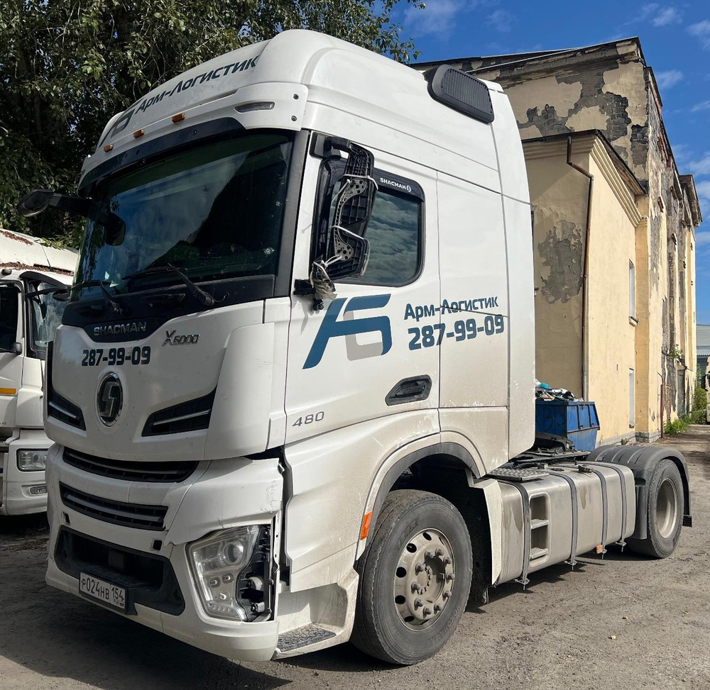 Shacman (Shaanxi) SX* 4x2 Седельный тягач SX4188YY381 (Дизельный, 12,5 л, 473 л.с., АТ)