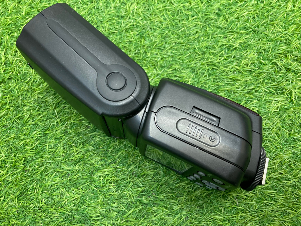 Triopo SpeedLight TR-988