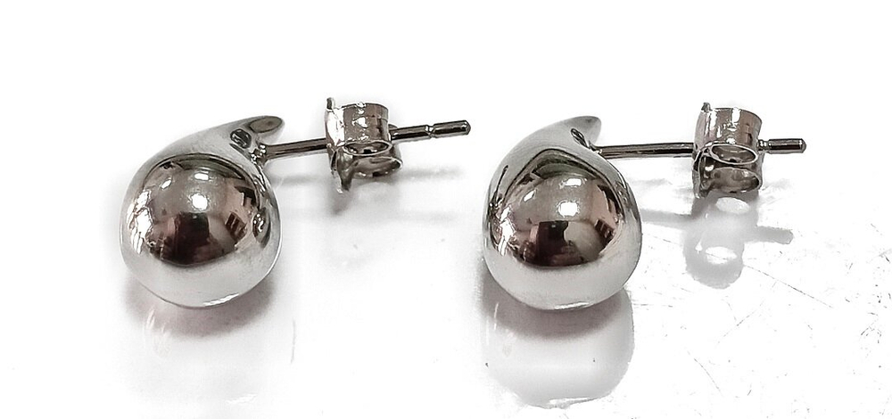 Ювелирные серьги-пусеты