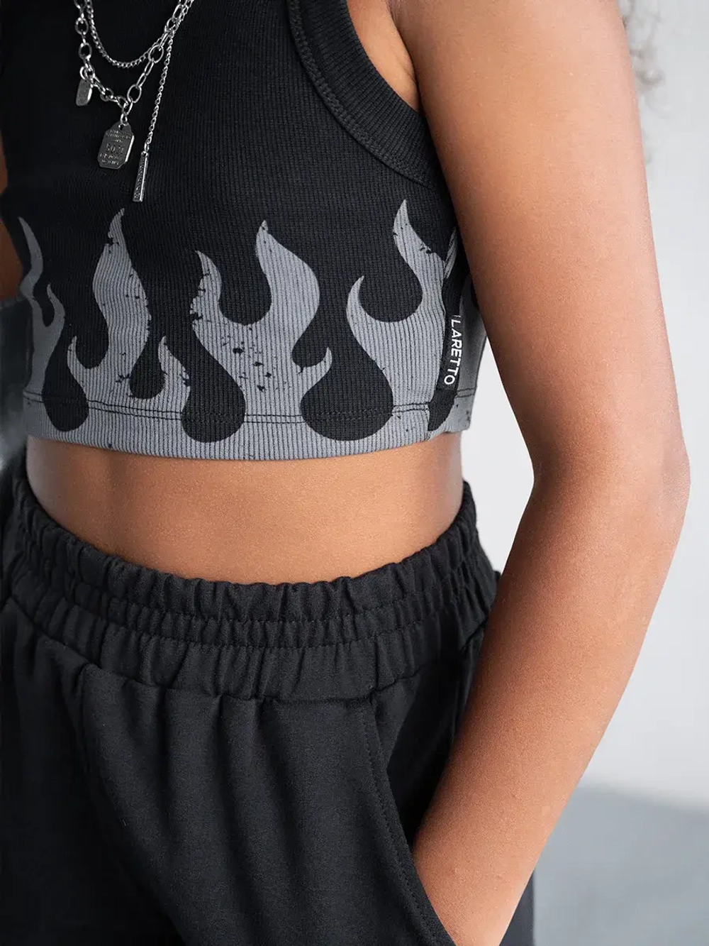 Спортивный костюм для девочки в сад топ и шорты