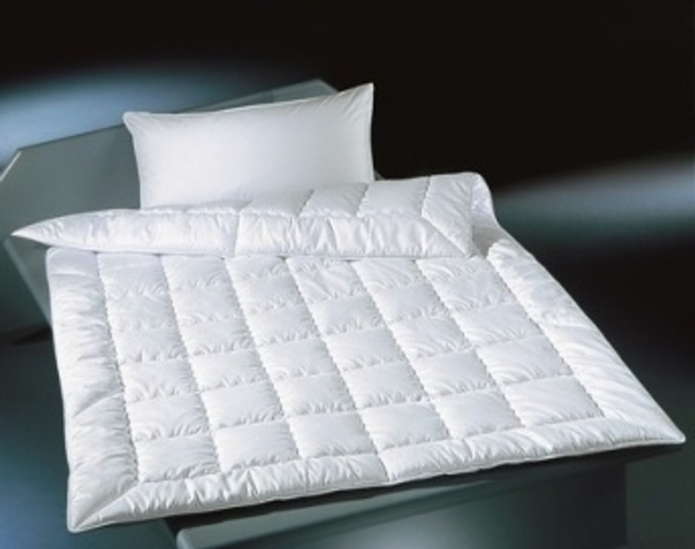 Элитное одеяло легкое 155х200 Exquisit-Satin от Brinkhaus фото