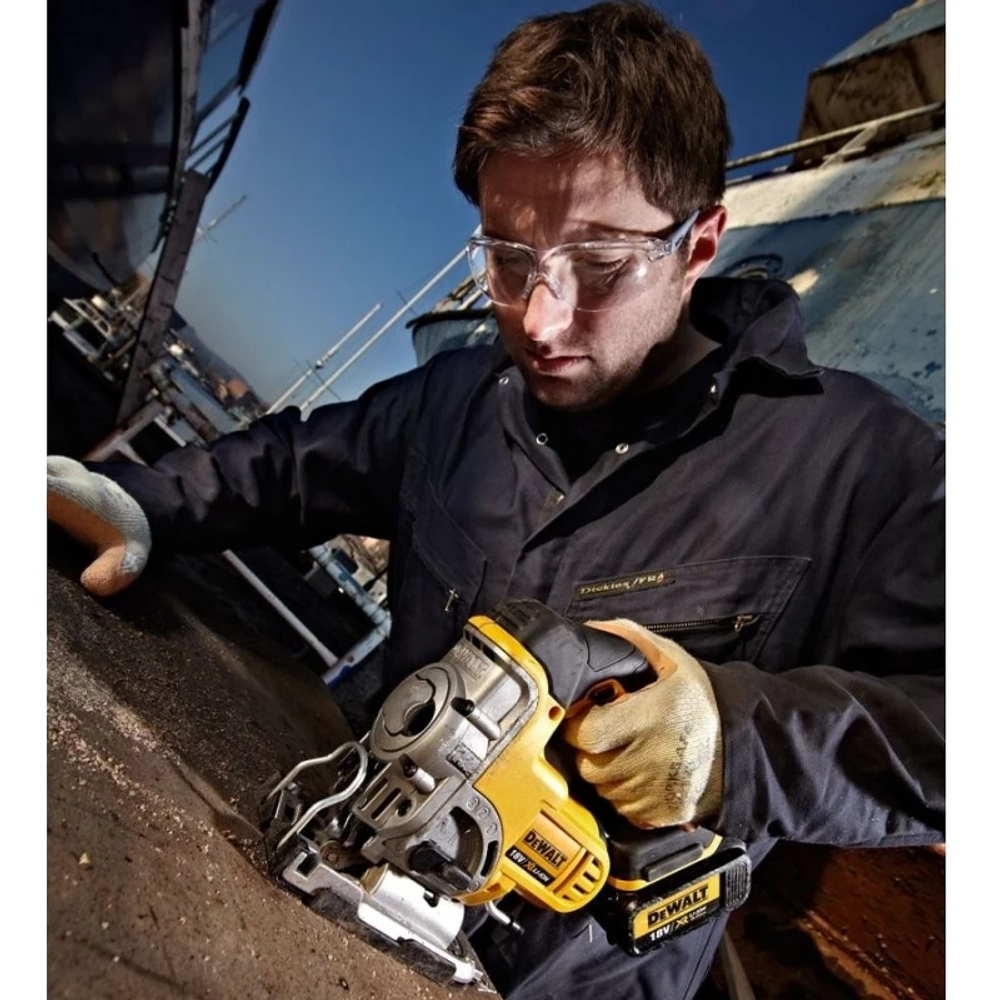 DeWalt DCS331M2 лобзик аккумуляторный (2 x 4 Ач, ЗУ)