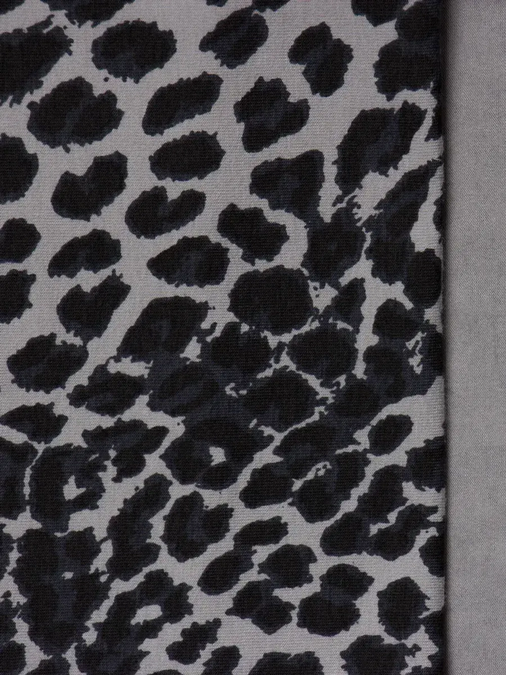 Лонгслив для девочки укороченный, леопард