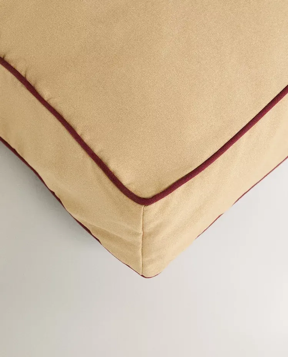 ZARA HOME ПОДУШКА ДЛЯ ДОМАШНИХ ЖИВОТНЫХ С ОКАНТОВКОЙ, БЕЖЕВЫЙ