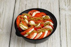 Салат «Капрезе» банкетный 250гр.