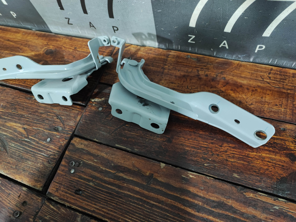 Петли капота комплект Changan Hunter Plus 23-нв Б/У Оригинал 8407110BU01