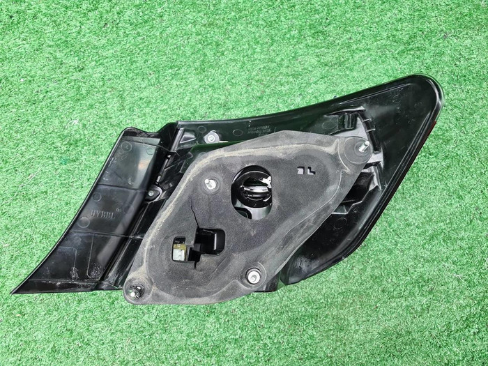 Фонарь левый внешний Toyota Camry 7 XV50 (14-18)