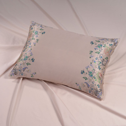 Наволочка 50x70 Mollen Цветок папоротника пудровая шелковая