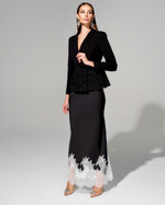 Юбка длины макси с отделкой французским кружевом