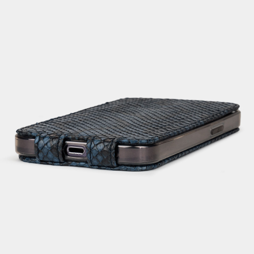 Чехол для iPhone 15 Pro из кожи питона, синего цвета