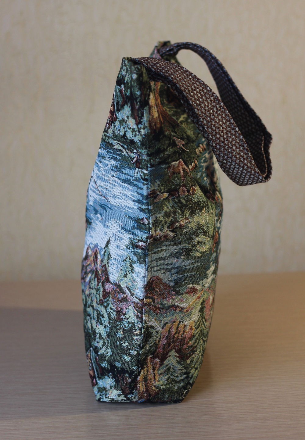 Гобеленовая сумка Горная река (39х39х12)