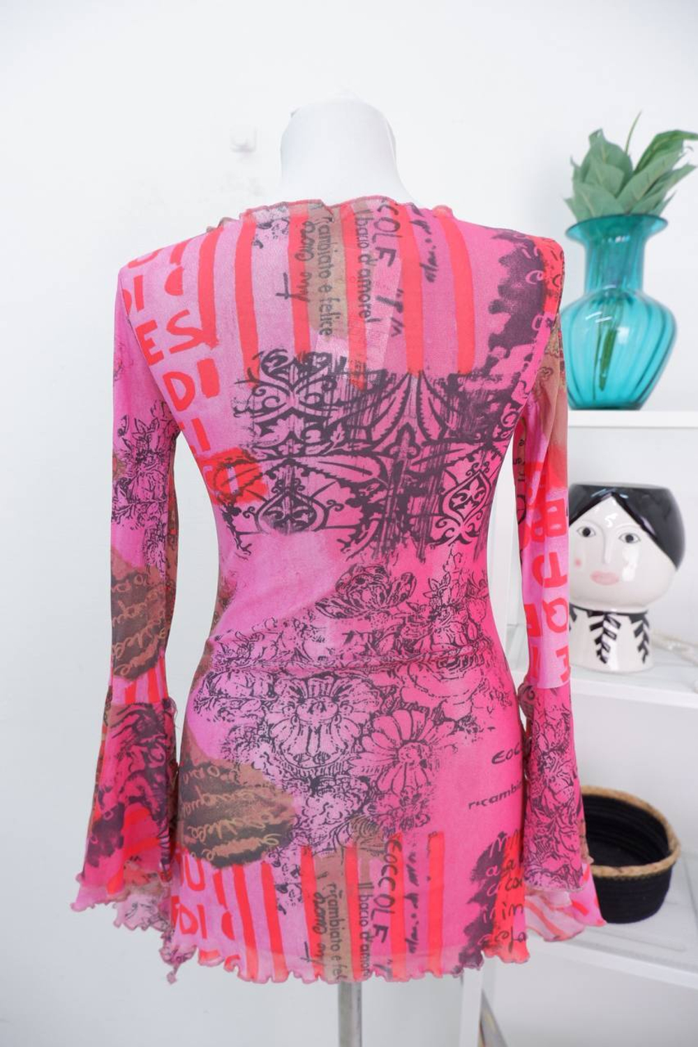 Кофта с вырезом яркая 40 размер