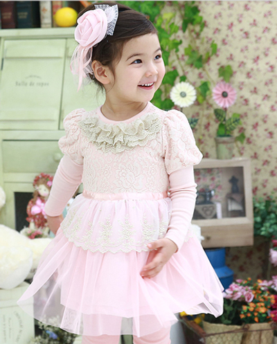 Платье детское однотонное многослойное с отделкой кружевом