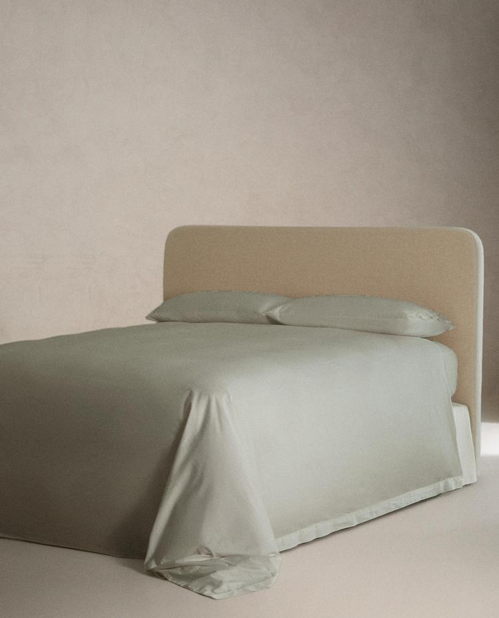 ZARA HOME САТИНОВЫЙ ПОДОДЕЯЛЬНИК С ШЕЛКОВОЙ КАЙМОЙ, ЗЕЛЕНЫЙ