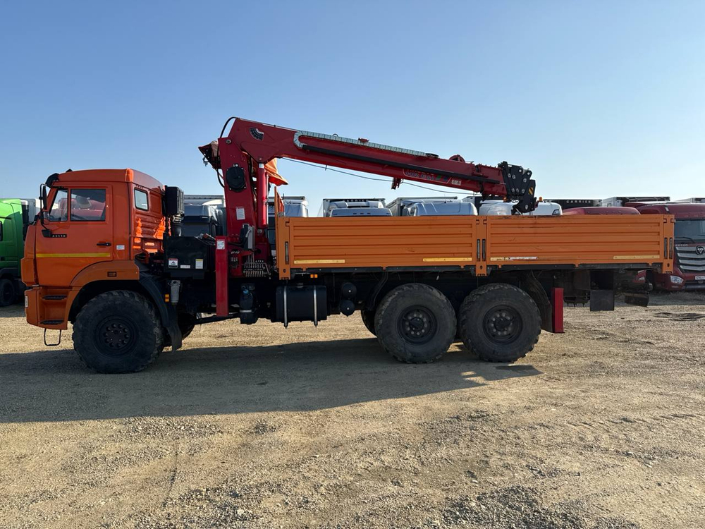 КамАЗ 43118 6x6 Бортовой с КМУ 438240-02 (Дизельный, 11,8 л, 300 л.с., МТ)