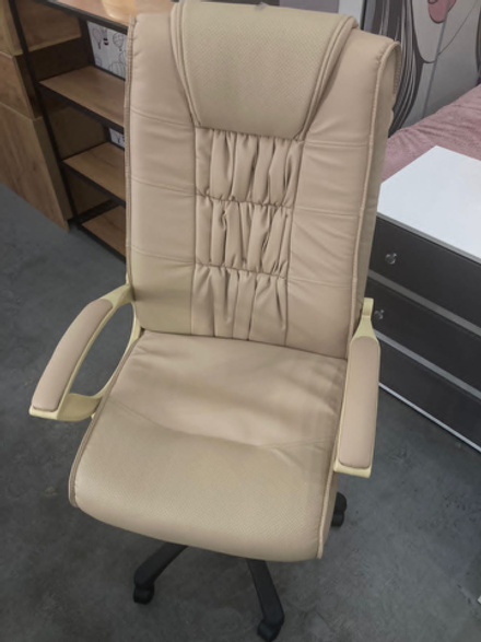Кресло Фортуна-5 (3) перф.беж. к/з беж. Мех.качания п.Директор