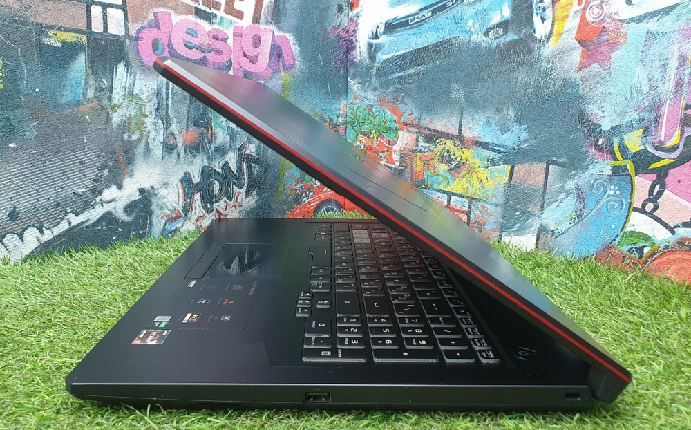 Игровой 17.3" Asus Ryzen 5/8 Gb/ GTX 1650 Ti 4 ГБ/FHD