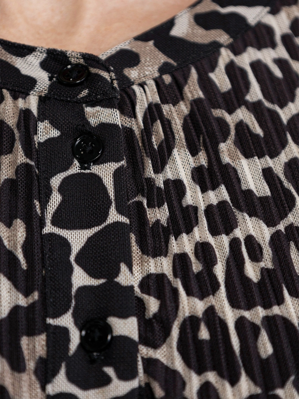 Платье из полиэстера