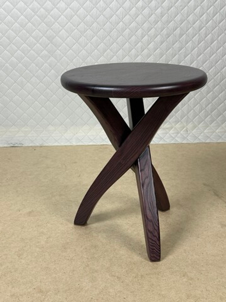 Табурет деревянный