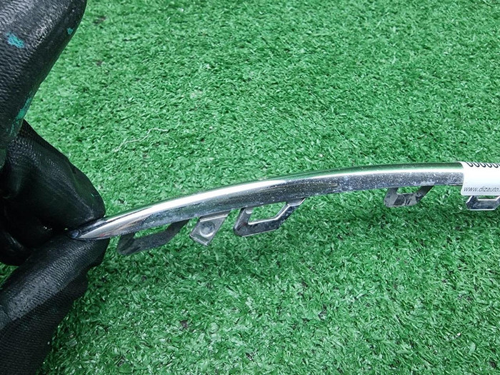 Молдинг переднего бампера Mercedes S W222 (17-20)