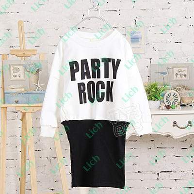 Платье детское контрастных цветов с надписью