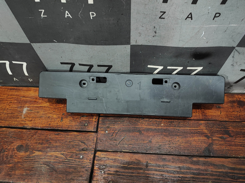 Площадка гос. номера Toyota Land Cruiser 200 15-21 Б/У Оригинал 5211460230