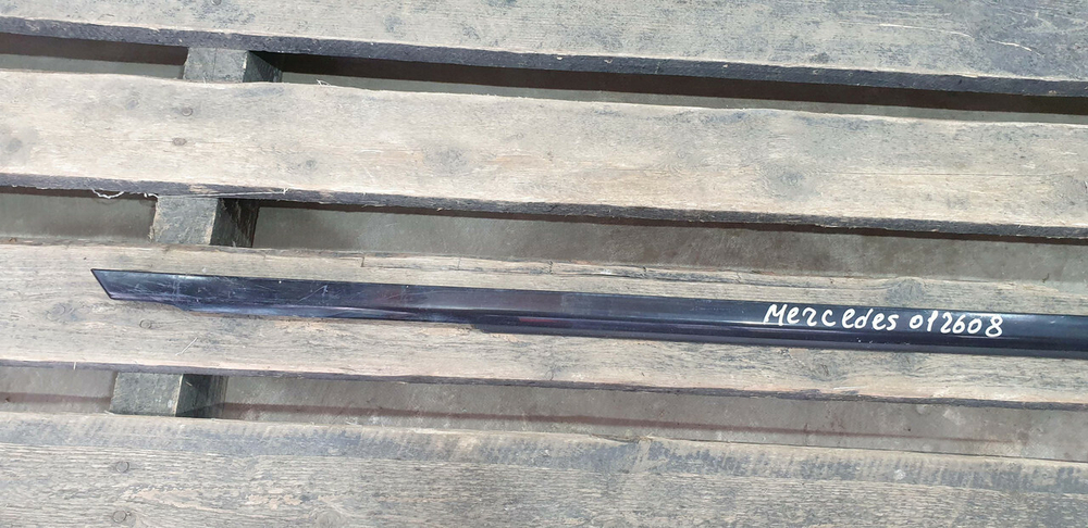 Молдинг двери передней правой Mercedes E (W213) 16-нв Б/У Оригинал A2137209604