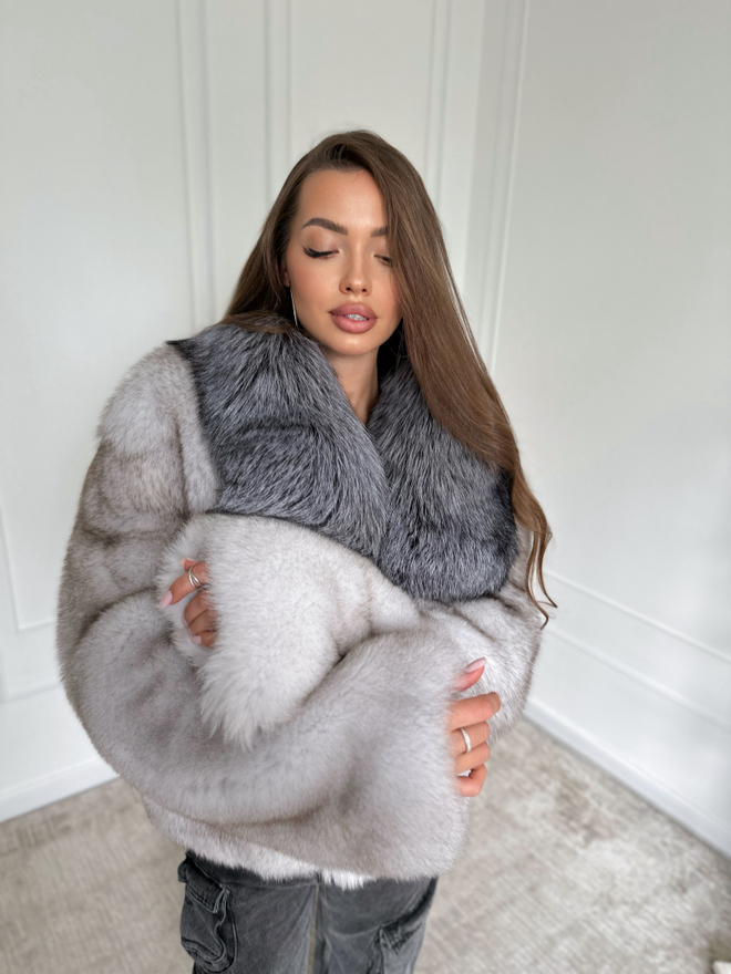 Шуба из меха финского песца с воротником из чернобурки 60см