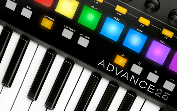 AKAI PRO ADVANCE 25