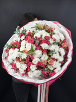 Букет роза, хризантема и альстрамерия