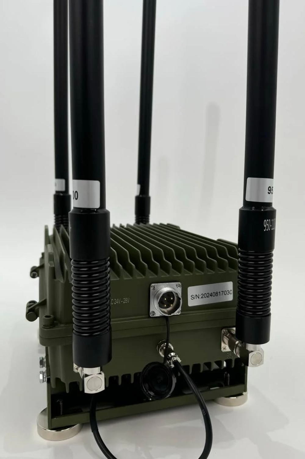 Автомобильный подавитель FPV дронов ГЕРАНЬ-4 4 канала