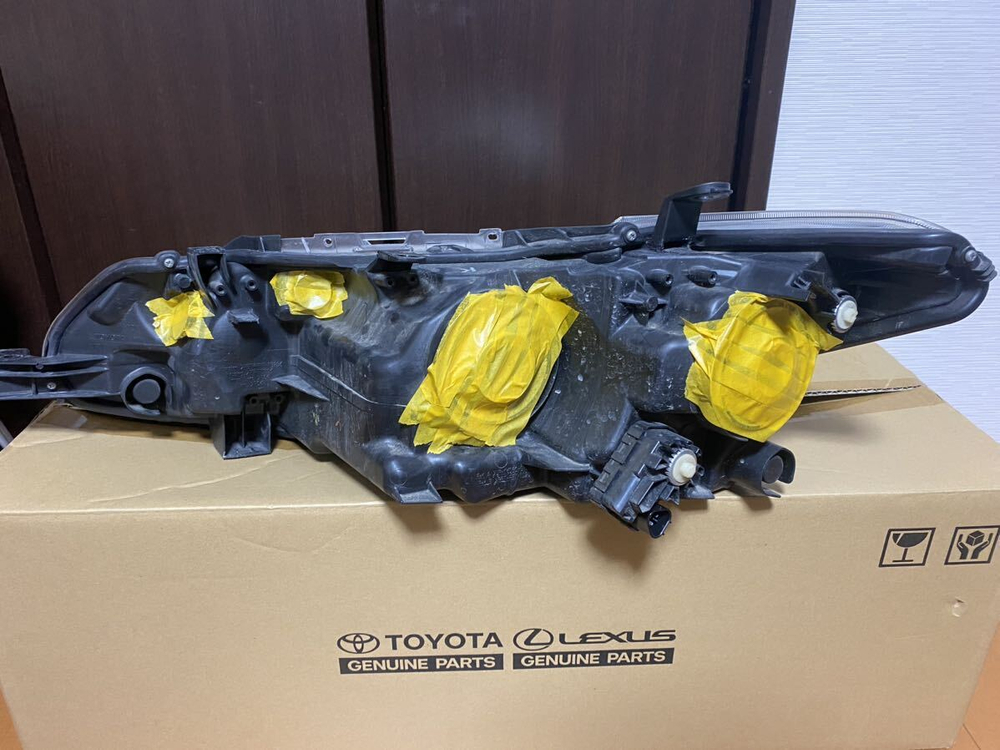 фара правая Toyota Corolla Axio NZE161 NKE165 12-595