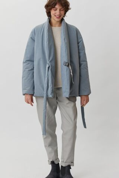 Зимняя куртка на запах из синей бархатистой мембраны