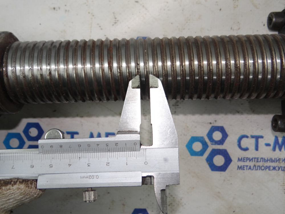 Шарико-винтовая пара ШВП L=770мм L резьбы=425мм d40 шаг 5мм в сборе с корпусом гайки